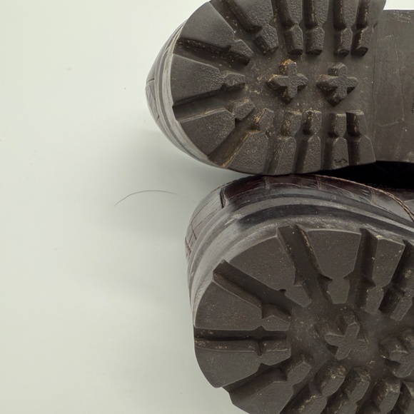 Classic Ralph Lauren Crocodile Embossed Leather Oxfords – Women’s 10B - Picture 9 of 9